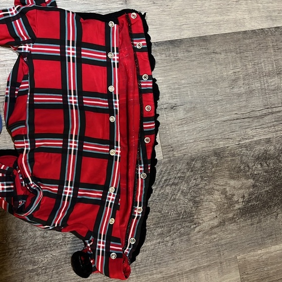 Kickee Pants Ruffle Coverall with snaps size 0-3M - Picture 4 of 9